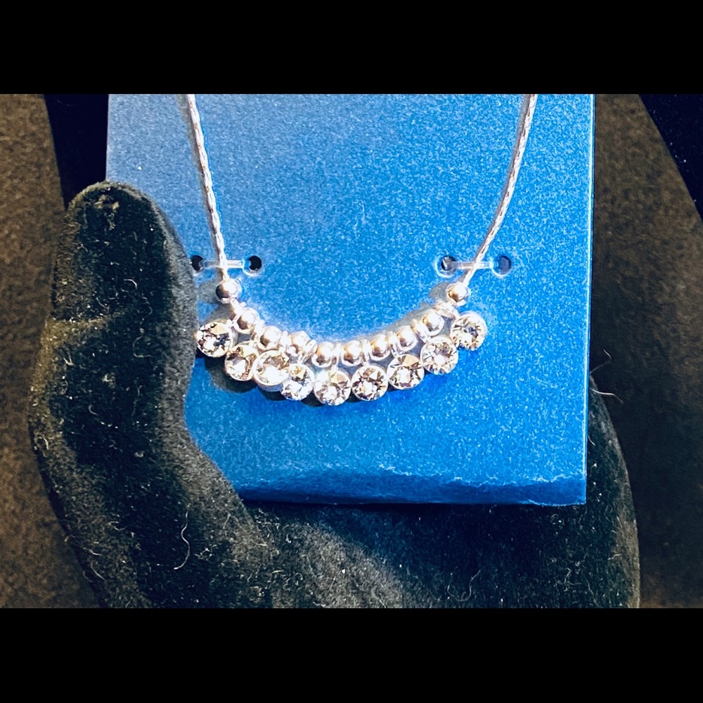 BNWT Limited Edition Swarvorski Jewelry Set - Picture 7 of 8